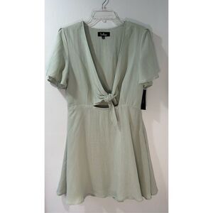 Lulu’s women’s light green short sleeve short dress size Large NWT #38-0980